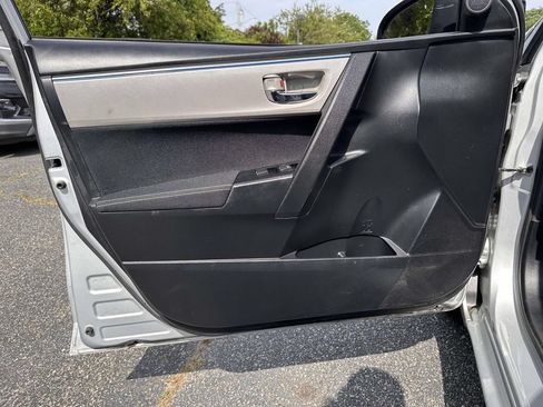 Used 2014 Toyota Corolla LE FWD image 8