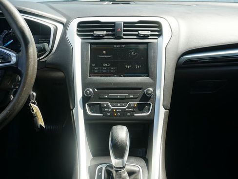 Used 2016 Ford Fusion SE FWD image 24