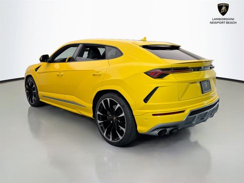 Used 2022 Lamborghini Urus AWD/4WD image 23