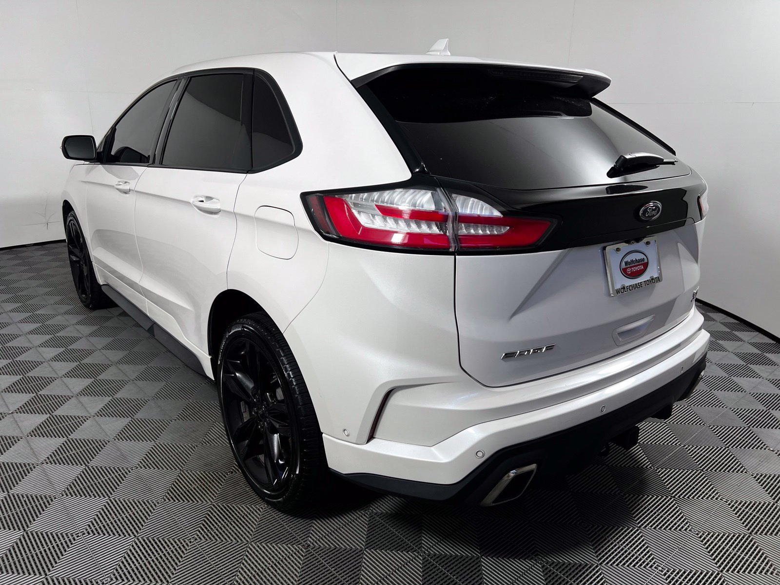 Used 2019 Ford Edge ST w/ Equipment Group 401A AWD/4WD image 7