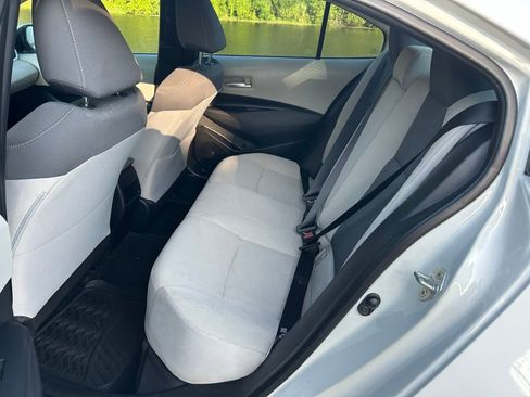 Used 2020 Toyota Corolla LE FWD image 13