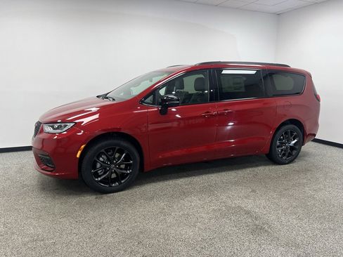 New 2026 Chrysler Pacifica Limited w/ S Appearance Package image 22