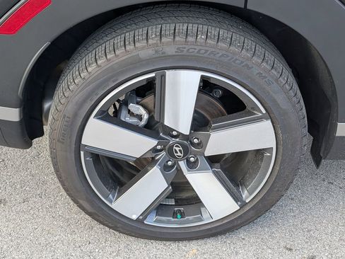 Used 2025 Hyundai Santa Fe Limited image 26