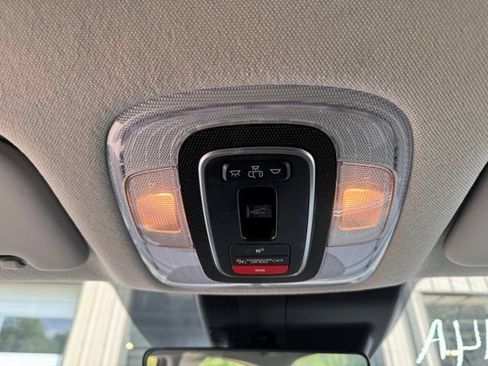 Used 2024 Hyundai Elantra SEL w/ Convenience Package FWD image 20