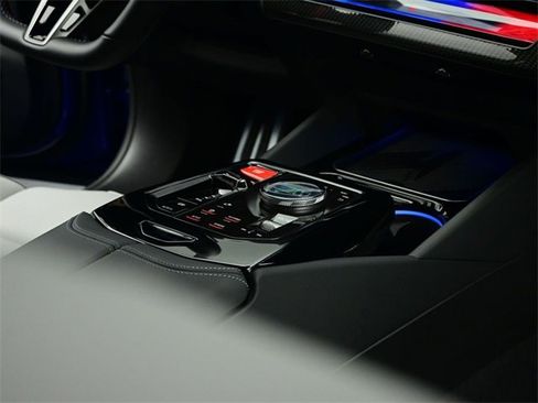 Used 2025 BMW M5 w/ Carbon Package image 47