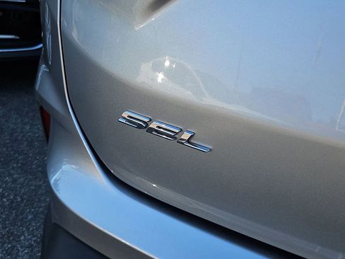 Used 2024 Ford Edge SEL image 29