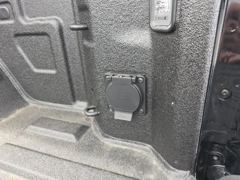 Used 2025 GMC Sierra 1500 AT4 w/ AT4 Premium Package AWD/4WD image 22