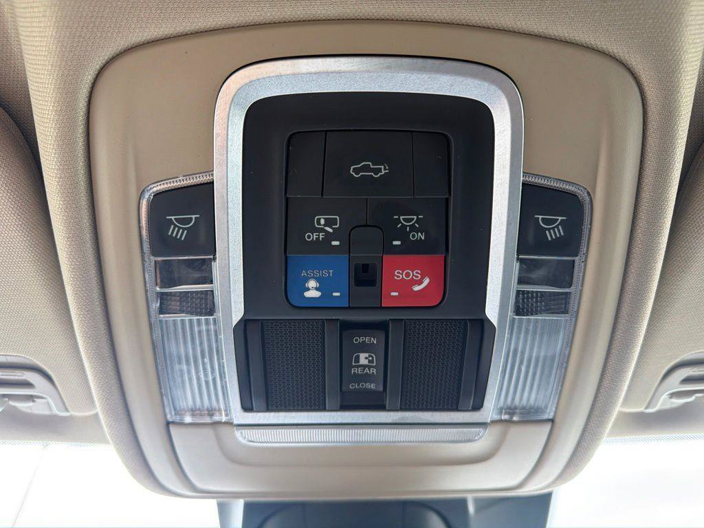 Used 2021 RAM 1500 Laramie AWD/4WD image 45