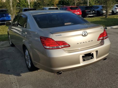 Used 2005 Toyota Avalon image 6