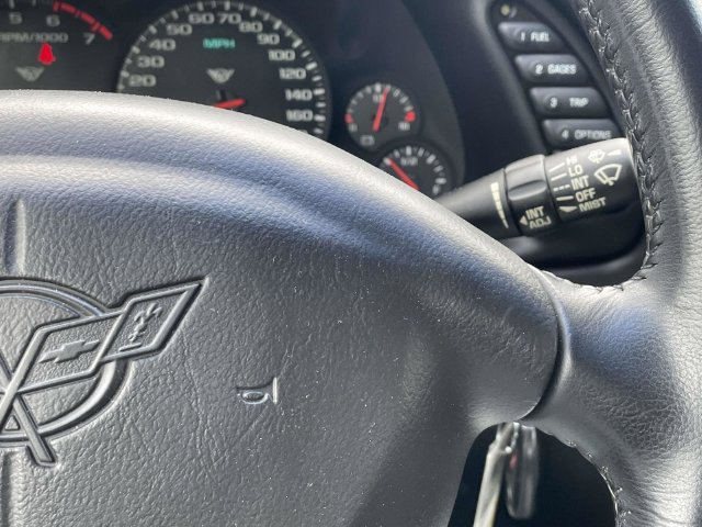 Used 2004 Chevrolet Corvette Coupe w/ Preferred Equipment Group RWD image 24