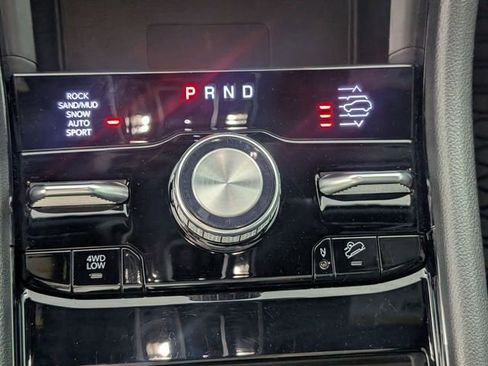 Certified 2024 Jeep Grand Cherokee Overland w/ Luxury Tech Group IV AWD/4WD image 24