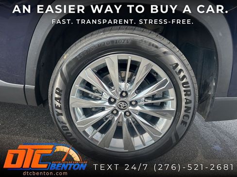 Used 2024 Toyota Grand Highlander AWD image 40