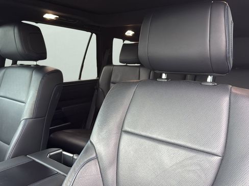 Used 2023 Toyota Sequoia Platinum AWD/4WD image 8