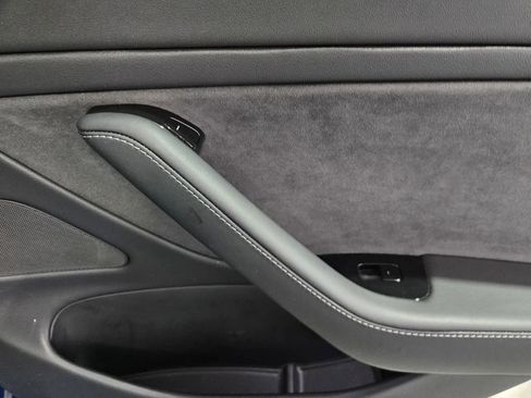 Used 2018 Tesla Model 3 Long Range RWD image 8