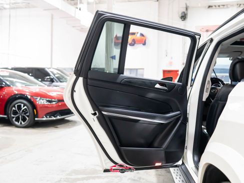 Used 2018 Mercedes-Benz GLS 550 550 4MATIC w/ Driver Assistance Package image 48