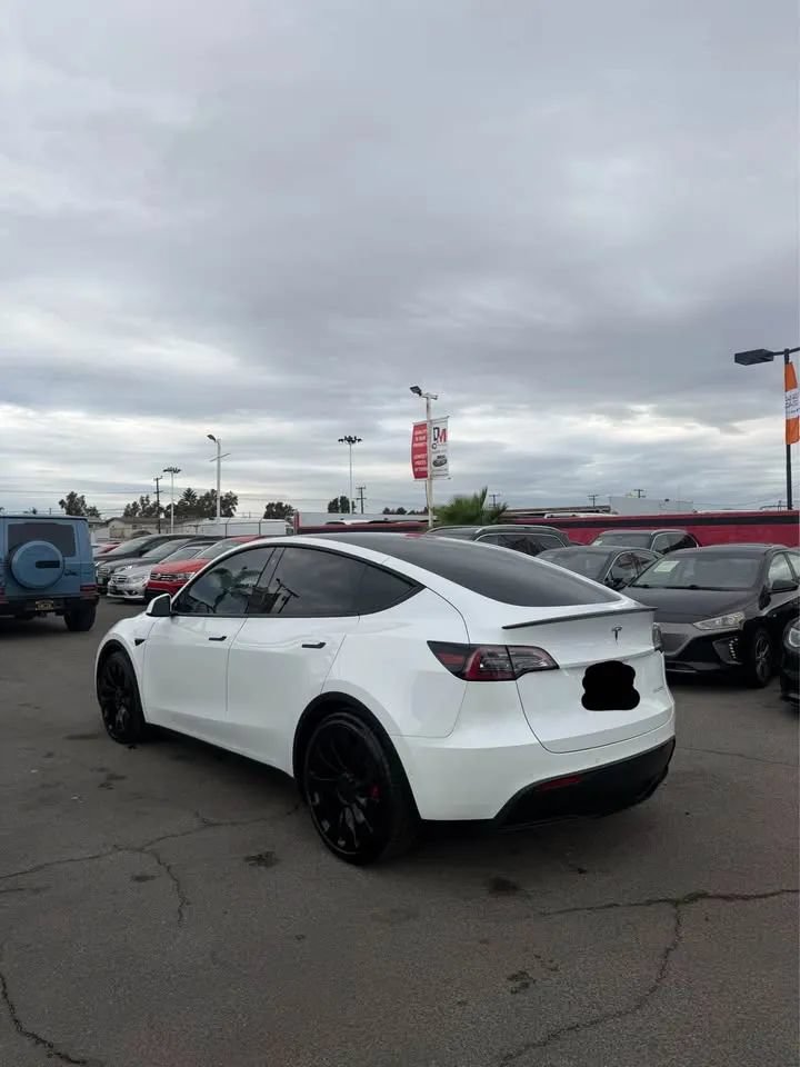 Used 2021 Tesla Model Y Performance AWD/4WD image 3