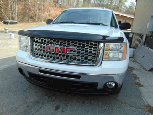 Used 2011 GMC Sierra 1500 SLE w/ Power Tech Package image 18