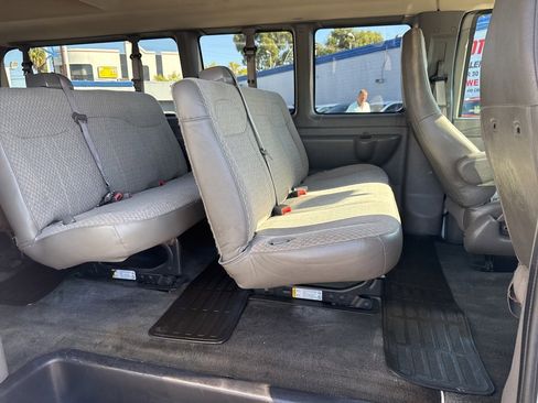 Used 2017 Chevrolet Express 3500 LT w/ LT Preferred Equipment Group image 12