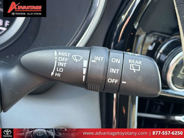 Certified 2021 Toyota Highlander Limited AWD/4WD image 30
