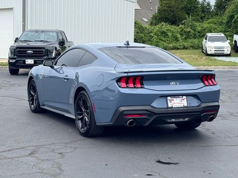 Used 2025 Ford Mustang GT RWD image 15