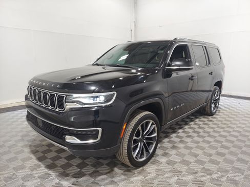 Used 2022 Jeep Wagoneer Series III w/ Premium Group I AWD/4WD image 1