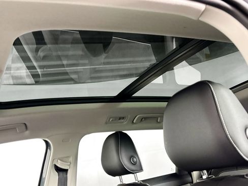Certified 2023 Volkswagen Taos SEL AWD/4WD image 19