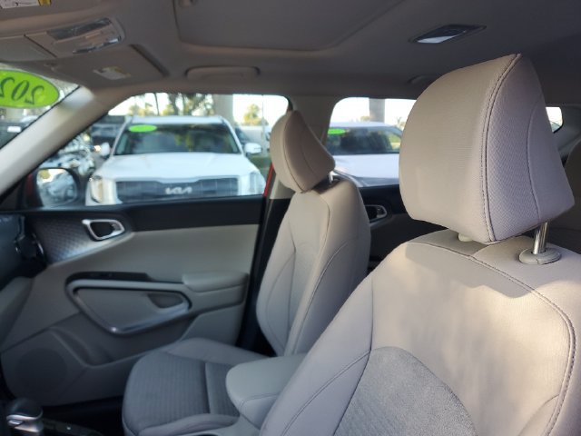 Certified 2022 Kia Soul EX FWD image 16