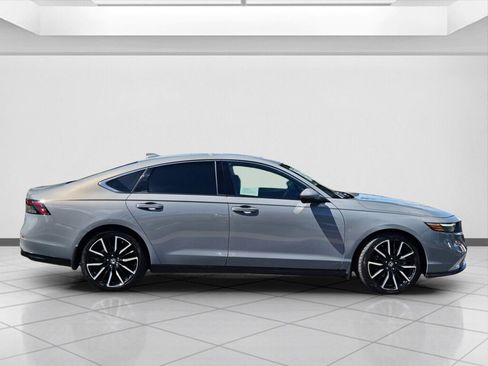 Used 2024 Honda Accord Touring image 4