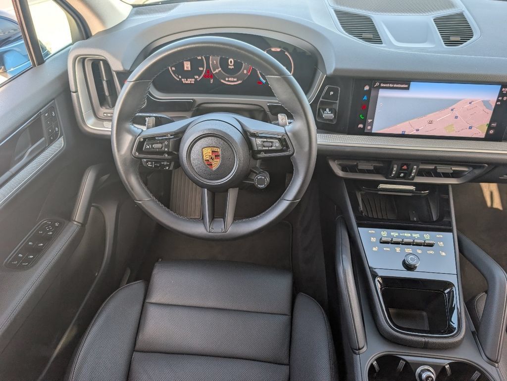 Certified 2025 Porsche Cayenne AWD/4WD image 19