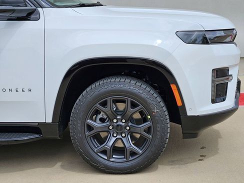 New 2026 Jeep Grand Wagoneer 4WD image 18