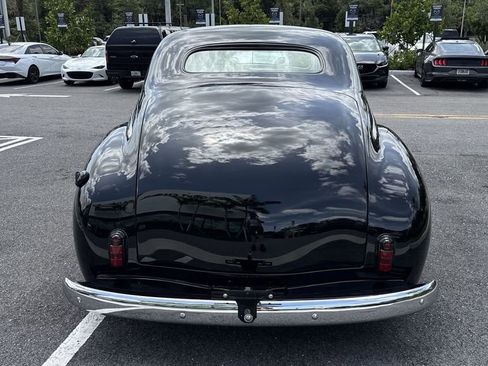 Used 2022 Chrysler Voyager LX image 3