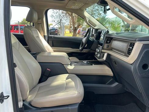 Used 2022 Ford Expedition Limited image 37