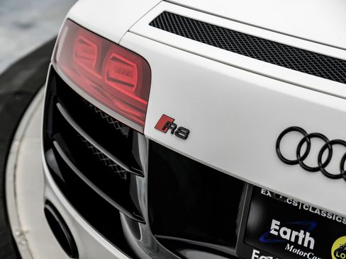 Used 2010 Audi R8 V10 image 18