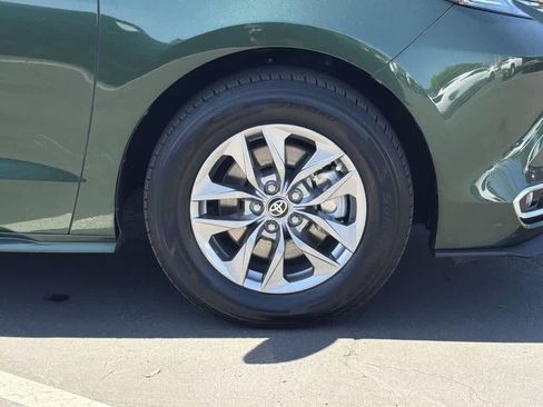 Used 2023 Toyota Sienna XLE image 44