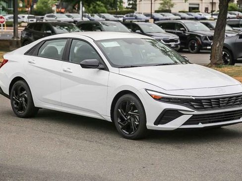 New 2026 Hyundai Elantra Sport FWD image 4