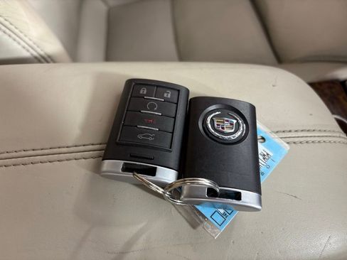 Used 2013 Cadillac XTS Platinum image 42