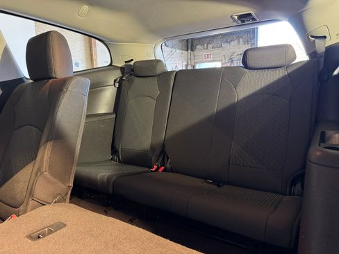 Used 2012 Chevrolet Traverse LT image 22