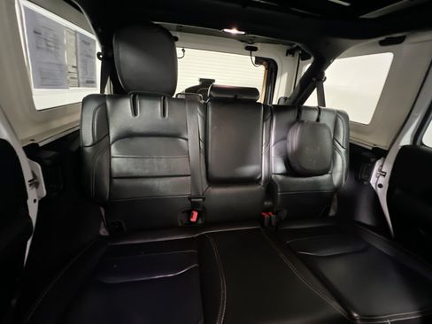 Used 2023 Jeep Wrangler Unlimited Sahara w/ Cold Weather Group AWD/4WD image 32