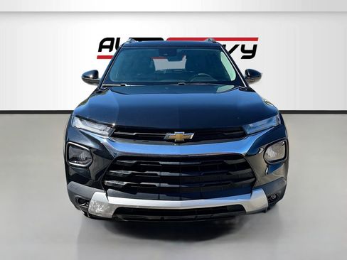 Used 2023 Chevrolet TrailBlazer LT image 2