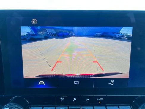 Used 2023 Chevrolet Colorado LT w/ LT Convenience Package image 22