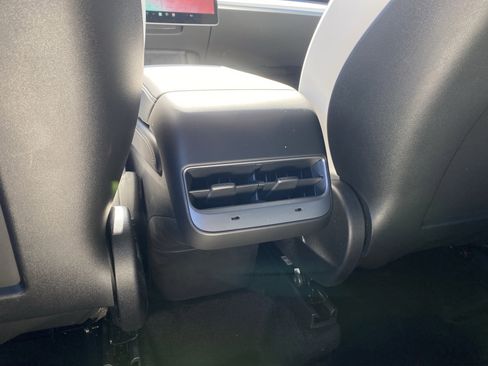 Used 2023 Tesla Model Y Long Range image 20