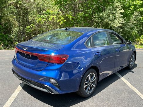Used 2023 Kia Forte LXS FWD image 5