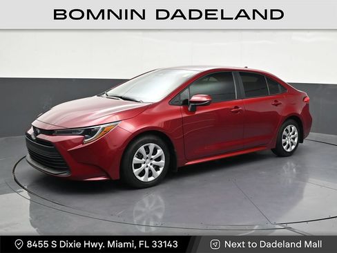 Used 2025 Toyota Corolla LE FWD image 1