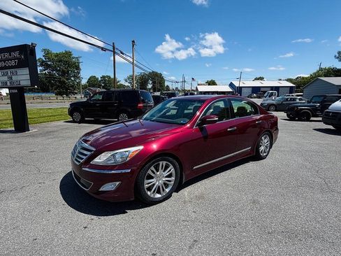 Used 2012 Hyundai Genesis 4.6 RWD image 2