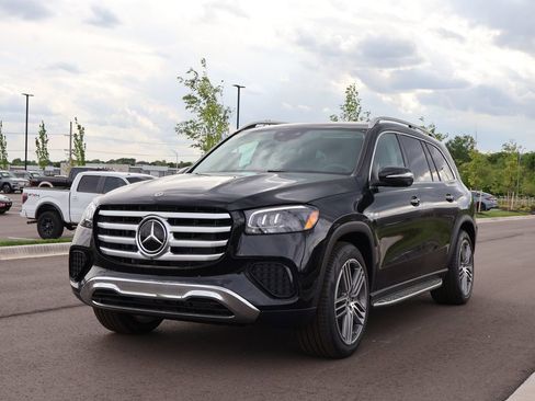 New 2026 Mercedes-Benz GLS 450 4MATIC image 3