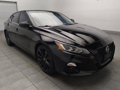Used 2022 Nissan Altima 2.5 SR w/ Midnight Edition Package FWD image 13