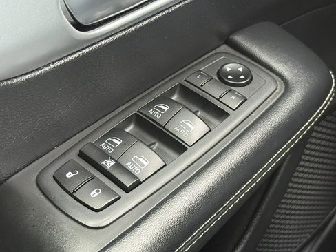 Used 2020 Chrysler Pacifica Touring-L Plus w/ S Appearance Package FWD image 51