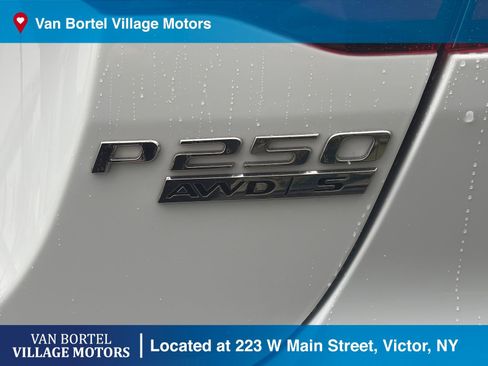 Used 2020 Jaguar XE S image 9