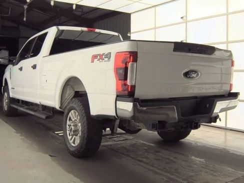 Used 2017 Ford F350 XLT w/ FX4 Off-Road Package image 4