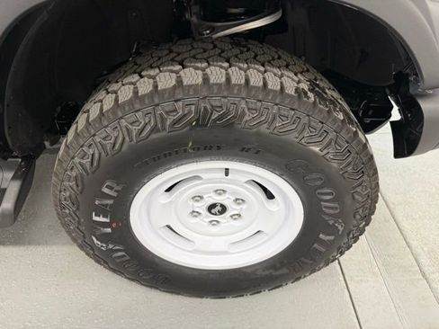 New 2025 Ford Bronco Heritage Edition image 5